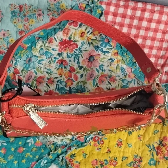 🔥NWT Von Dutch Coral Mini Shoulder Bag with Yellow Flame Logo 🔥🔥 - Picture 5 of 5